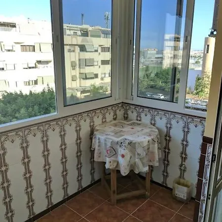 Bonito, Comodo Y Acogedor Piso En Malaga/nice, Comfortable And Cozy In Apartment *